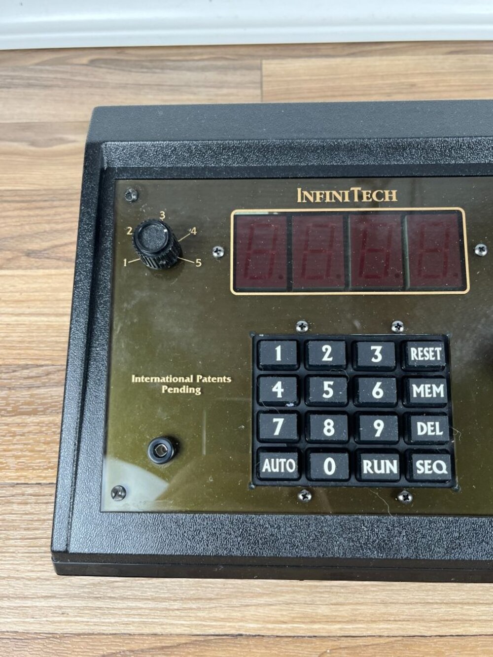 Infini tech Frequency Instrument Machine RARE Vintage ONLY READ - Picture 2 of 9